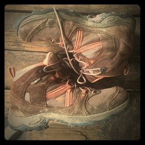 EUC Cute Garmont Gortex Vibram 🏔 Hiking Boots